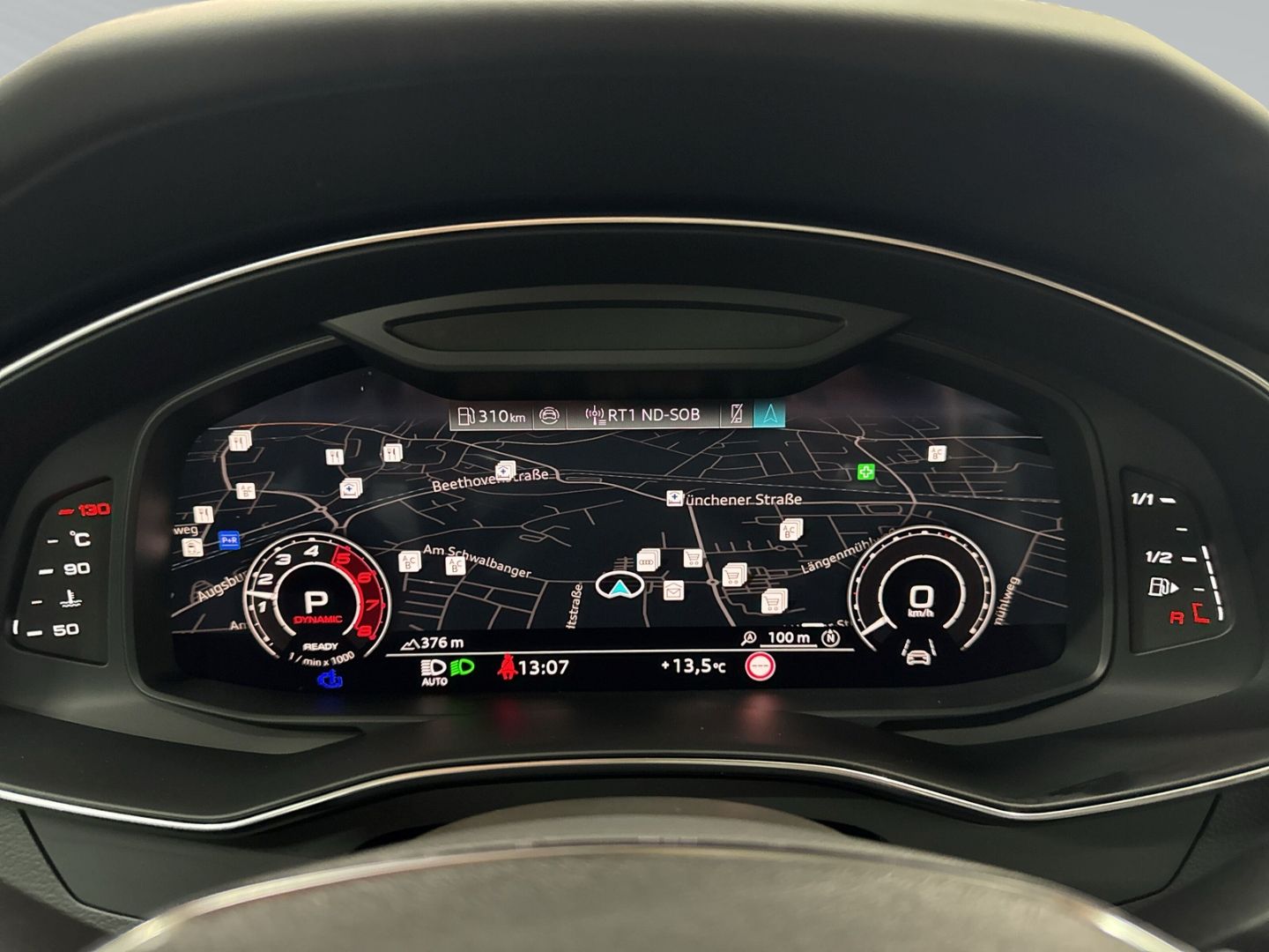 Audi RS6 Avant qu tiptro 360°+AHK+Keramik+Pano+Sthz