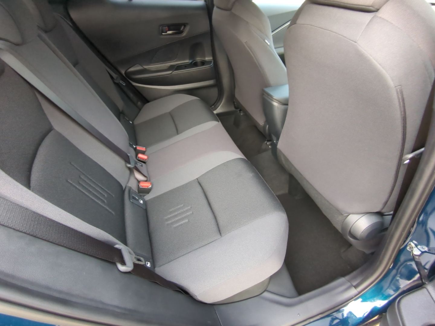 Toyota C-HR Plug-In Hybrid 2.0 EU6e FWD (Syst.223 PS) C