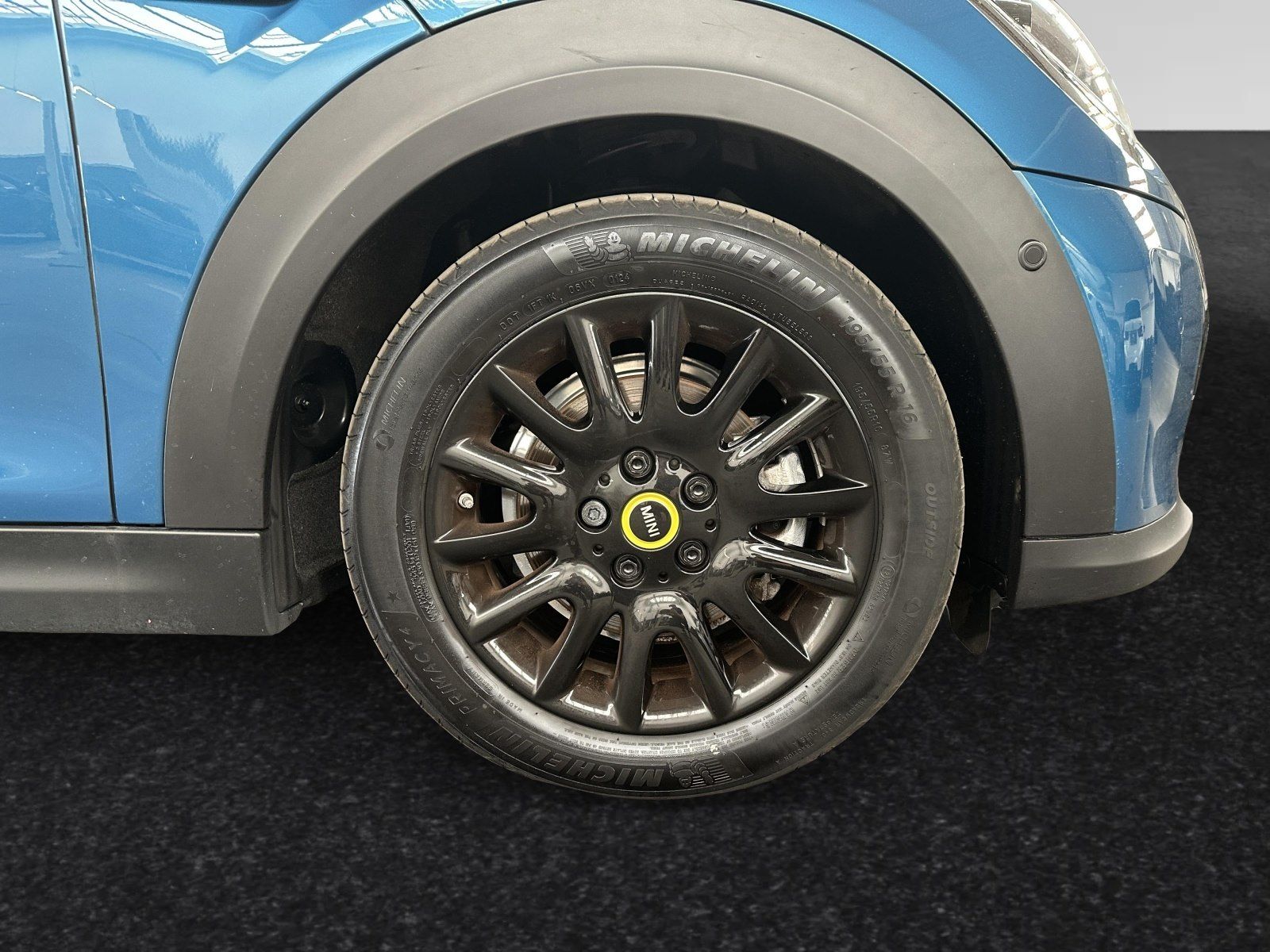 MINI Cooper SE - Samsaru's Car Outlet