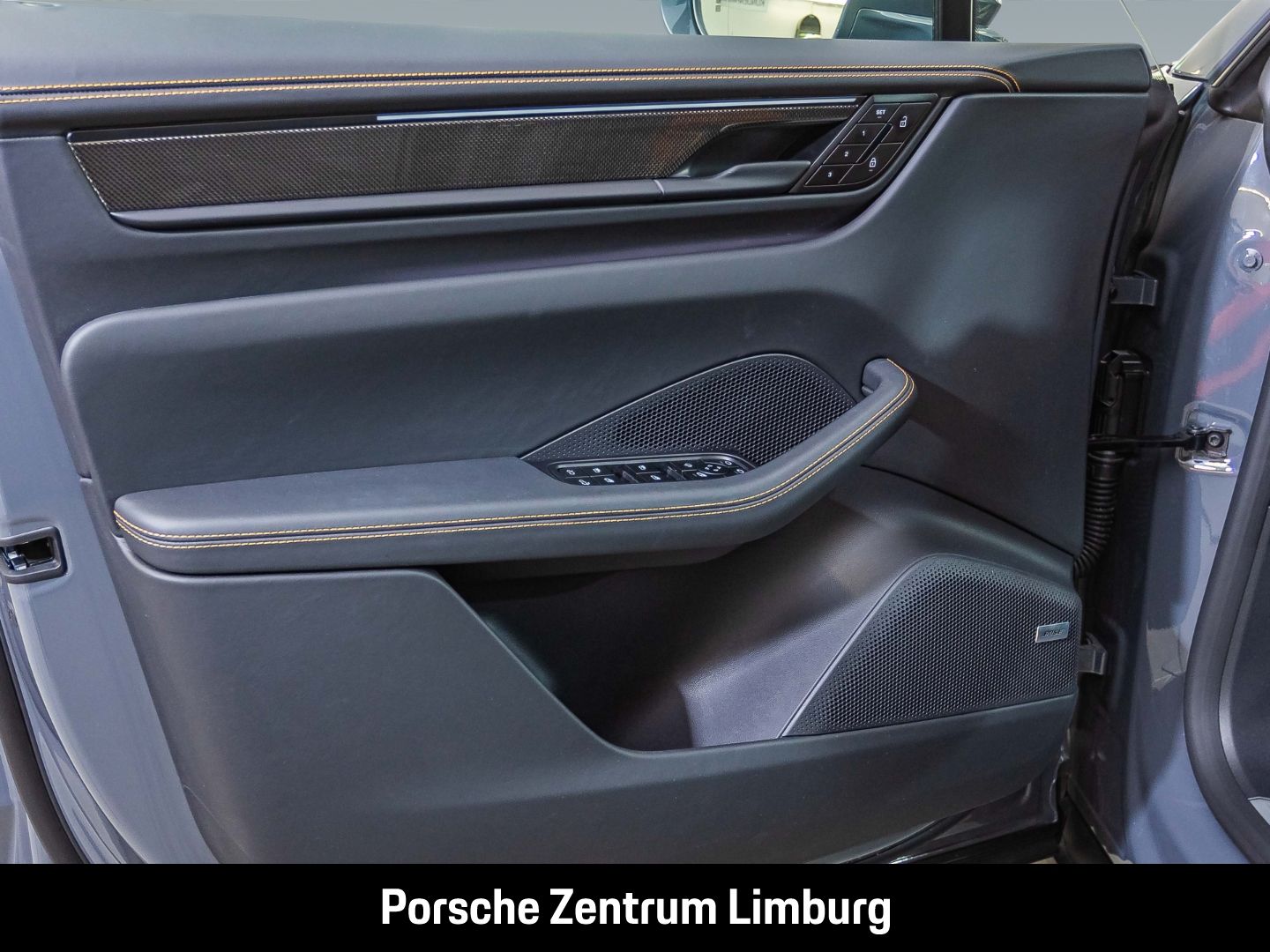 Porsche Macan 4S BOSE Luftfederung Panoramadach LED