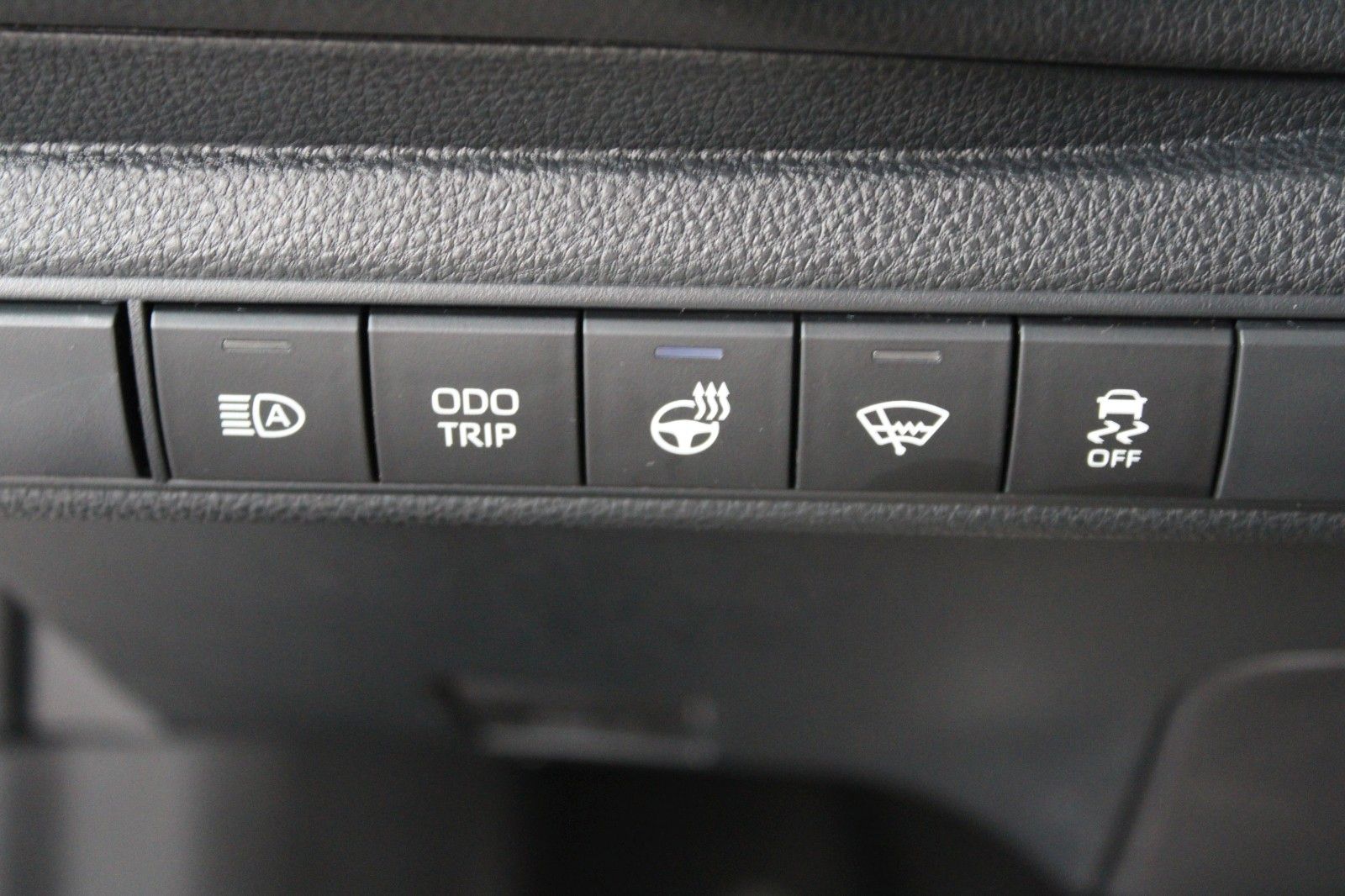 Toyota Corolla 2.0 Hybrid Lounge - Samsaru's Car Outlet