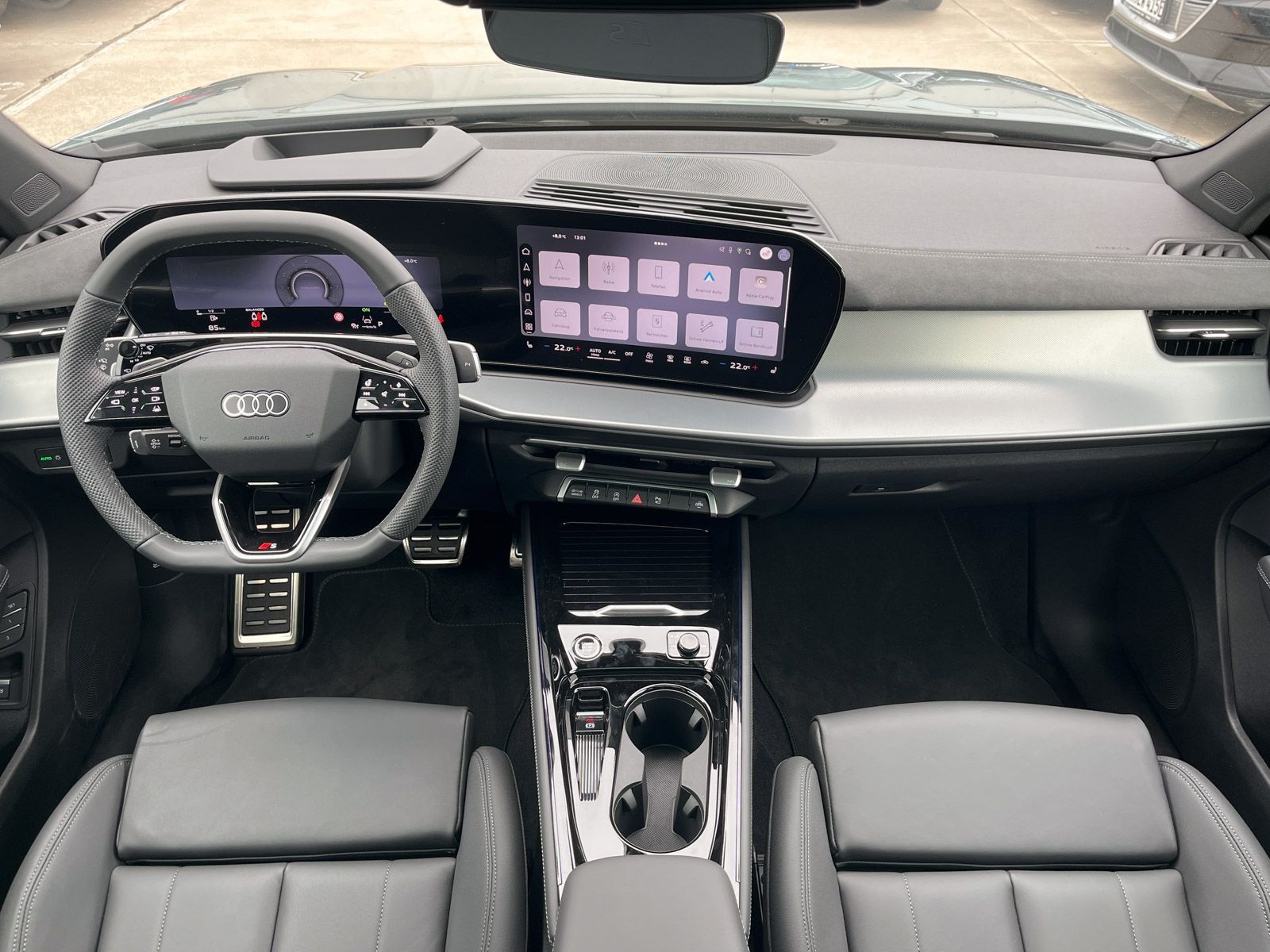 Audi Q3 TFSI 110 kW S tronic S line AHK Matrix OLED P