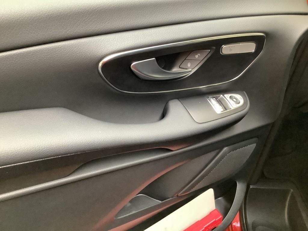 Mercedes-Benz V 220 d Edition - Samsaru's Car Outlet