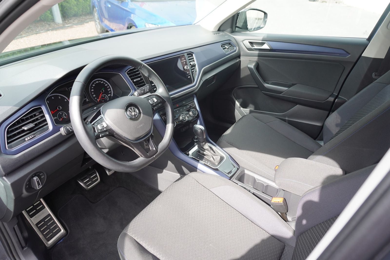 Volkswagen T-Roc 1.5 16V TSI United - Samsaru's Car Outlet