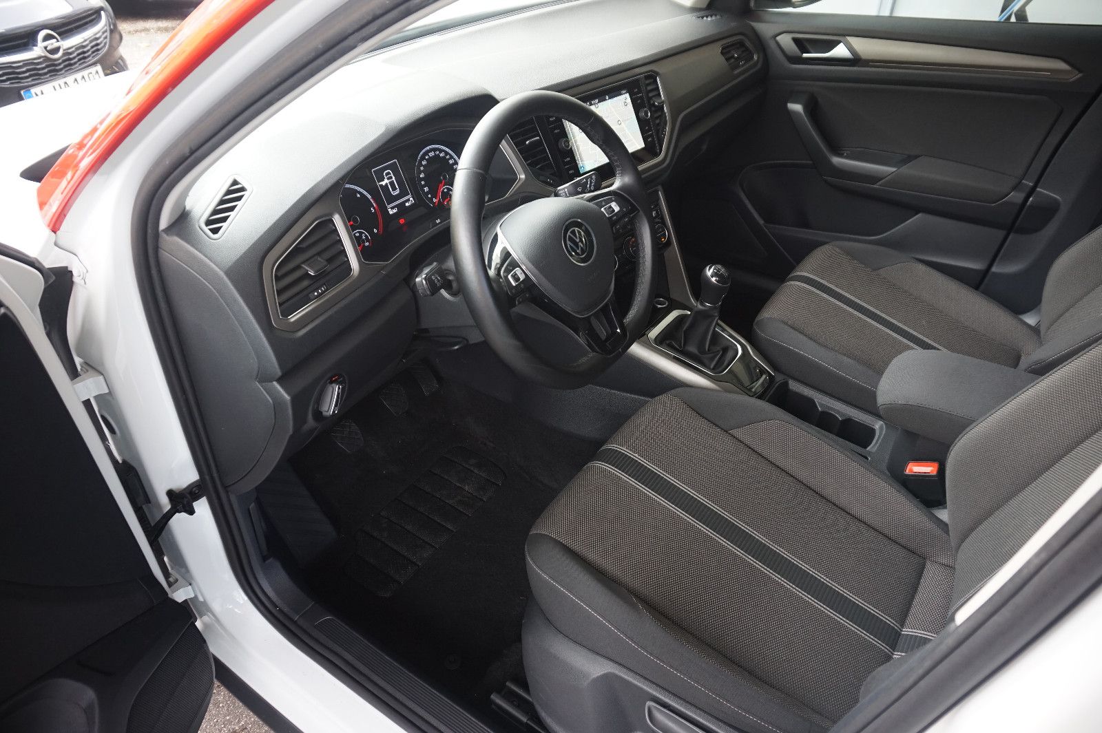 Volkswagen T-Roc Style - Samsaru's Car Outlet