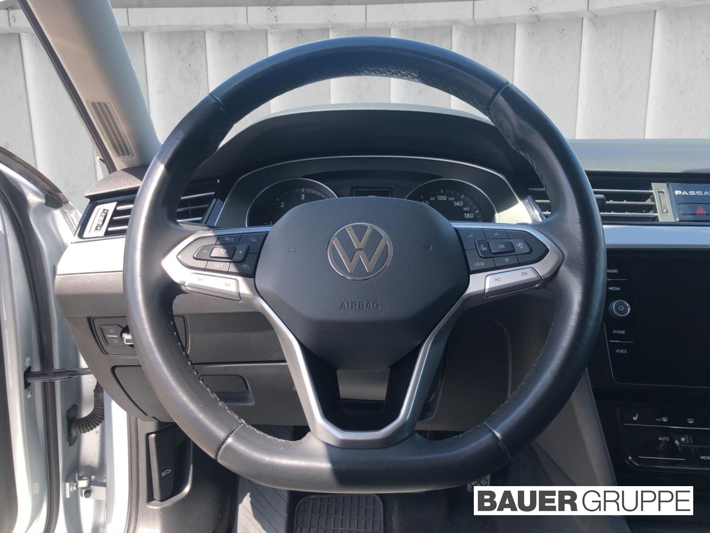 Volkswagen Passat Variant 2.0 TDI - Samsaru's Car Outlet