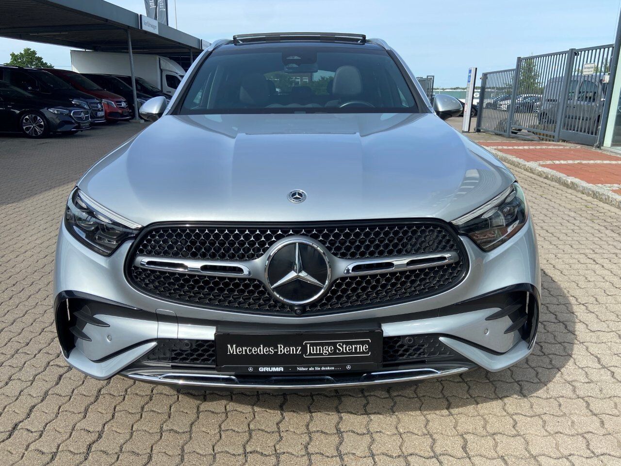 Mercedes-Benz GLC 300 e 4M AMG-Premium+AHK+Pano+Distronic+Keyl