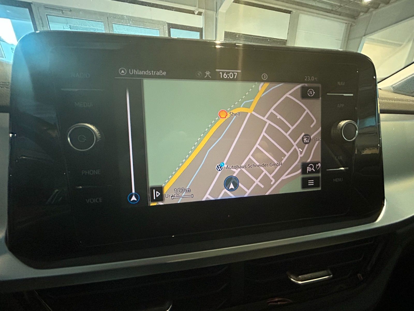 Volkswagen T-ROC Life - Samsaru's Car Outlet