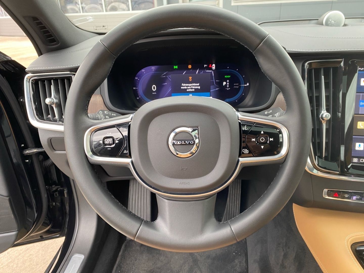 Volvo S90 Ultimate Bright T8 AWD Recharge Plug-In Hybr