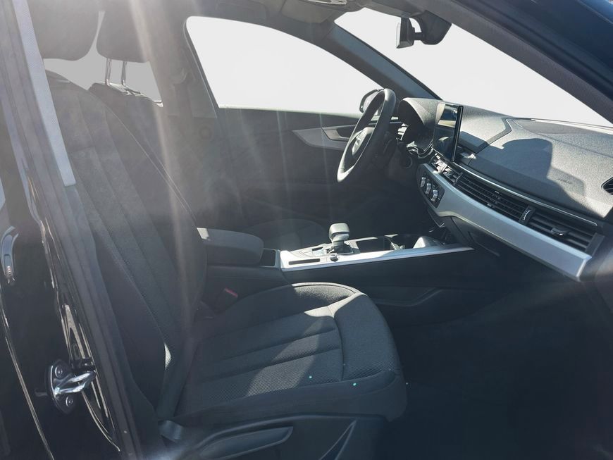 Audi A4 Avant 35 TFSI S tronic S line - Samsaru's Car Outlet