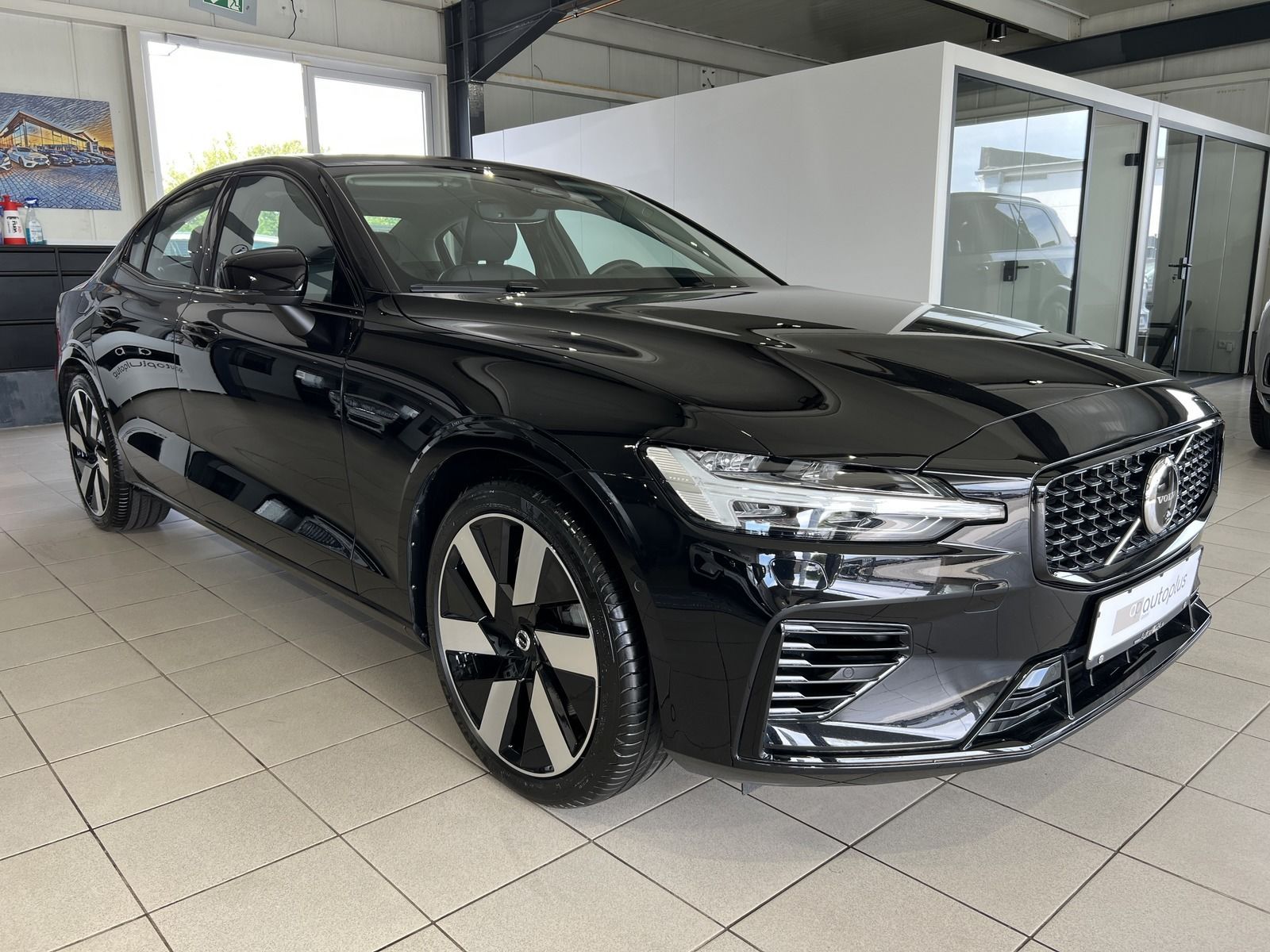 Volvo S60 T8 Ultimate Dark Recharge AWD B&W Massage
