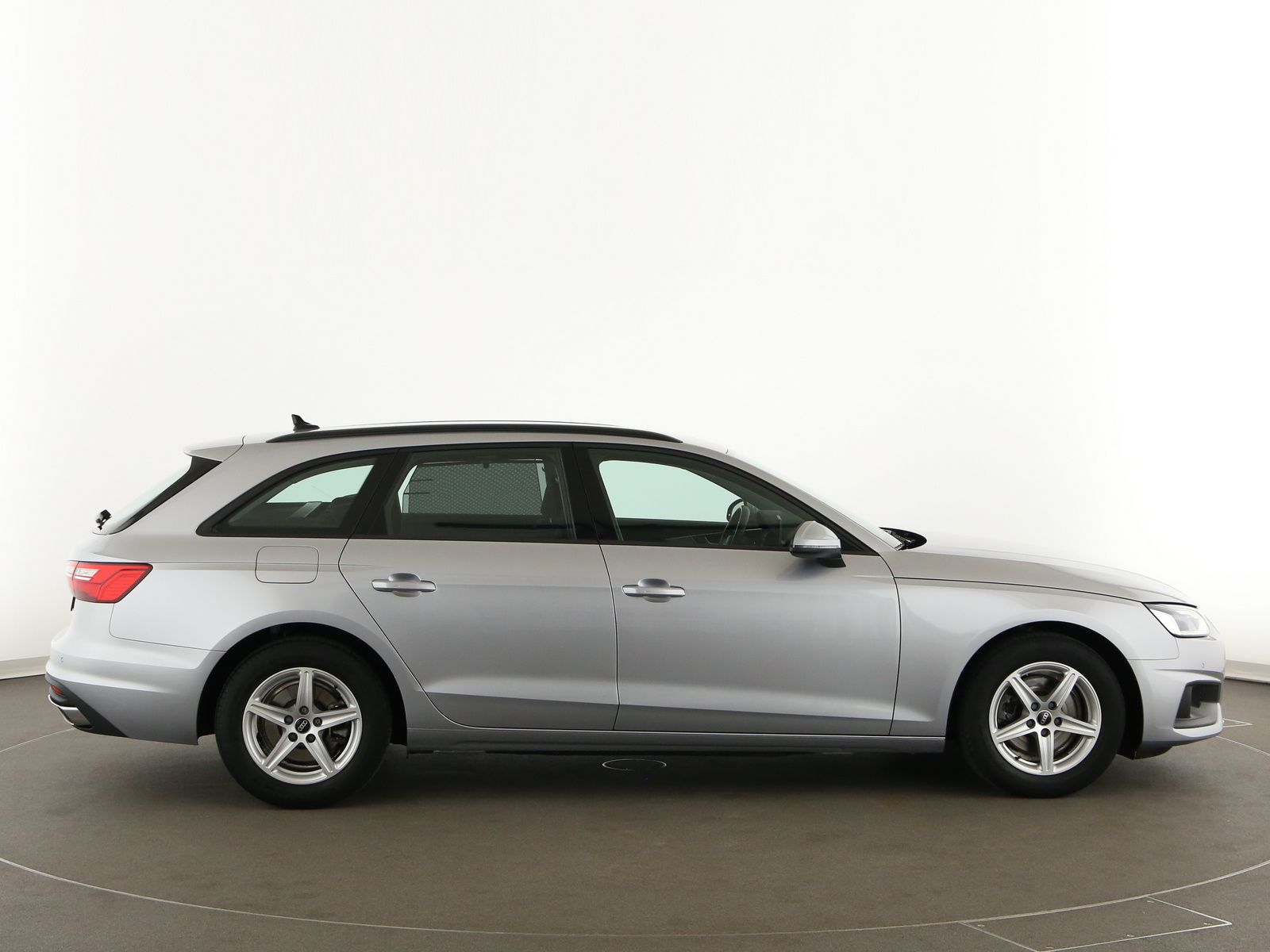Audi A4 Avant 35 TDI S tronic - Samsaru's Car Outlet