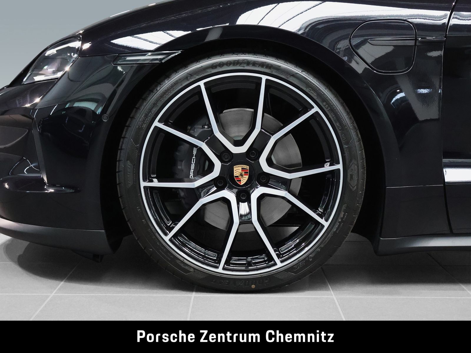 Porsche Taycan 4 Großer Akku!;4+1Sitze;Pano;BOSE