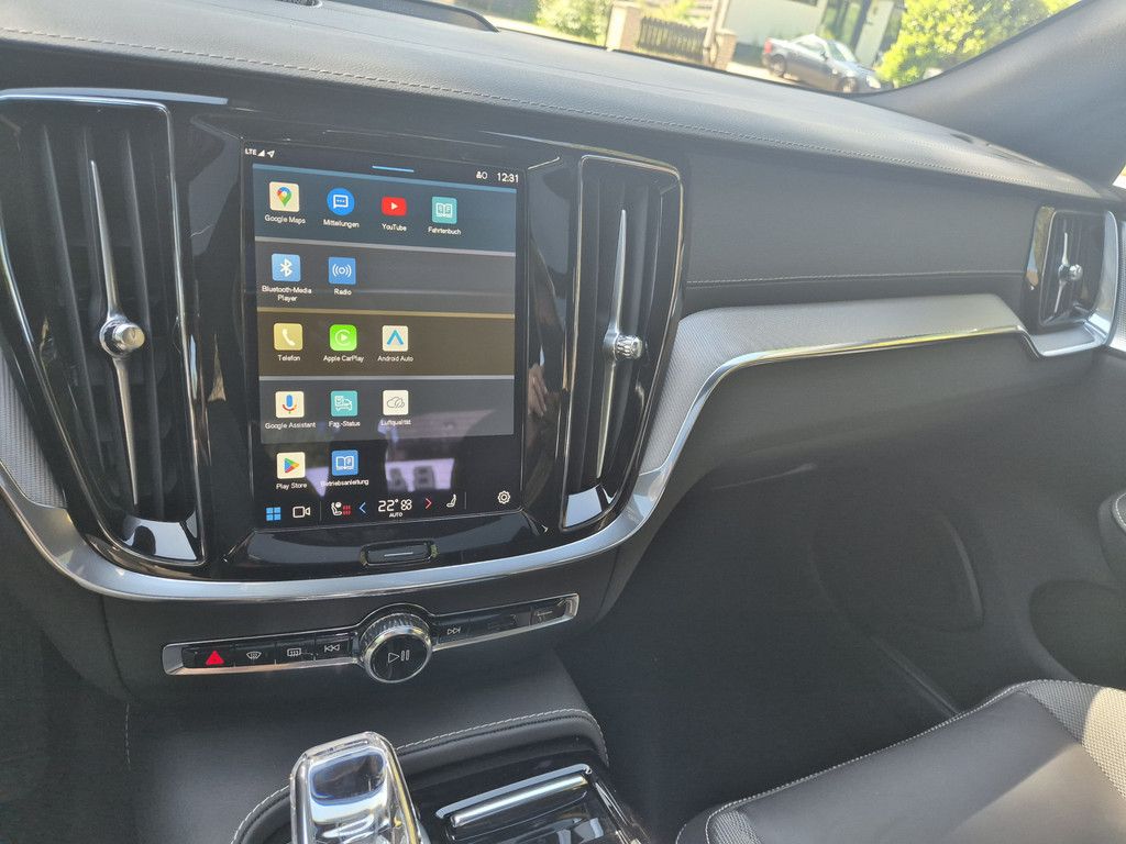 Volvo S60 T8 Ultimate Dark Recharge Plug-In Hybrid AWD