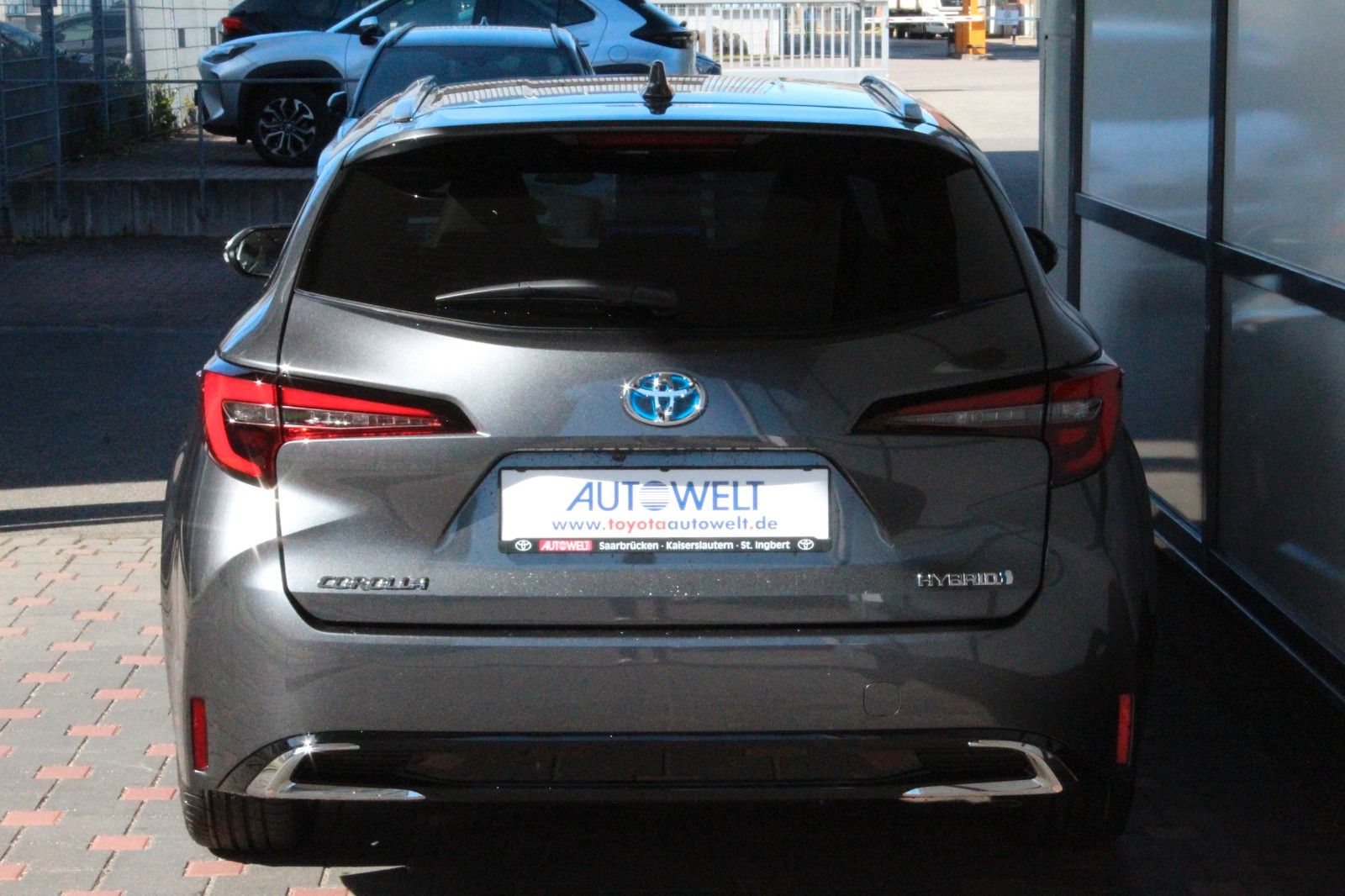 Toyota Corolla Touring Sports 1.8 Hybrid - Samsaru's Car Outlet