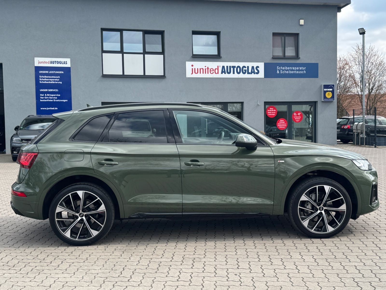 Audi Q5 40 TDI quattro S line - Samsaru's Car Outlet