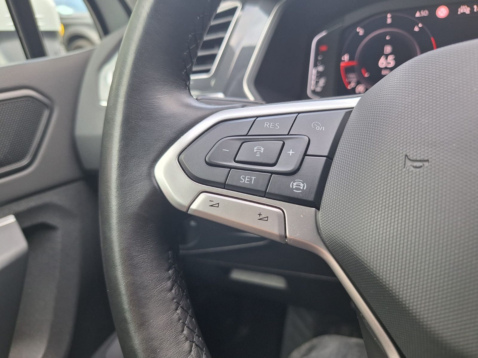 Volkswagen Tiguan 2.0 TDI United DSG - Samsaru's Car Outlet
