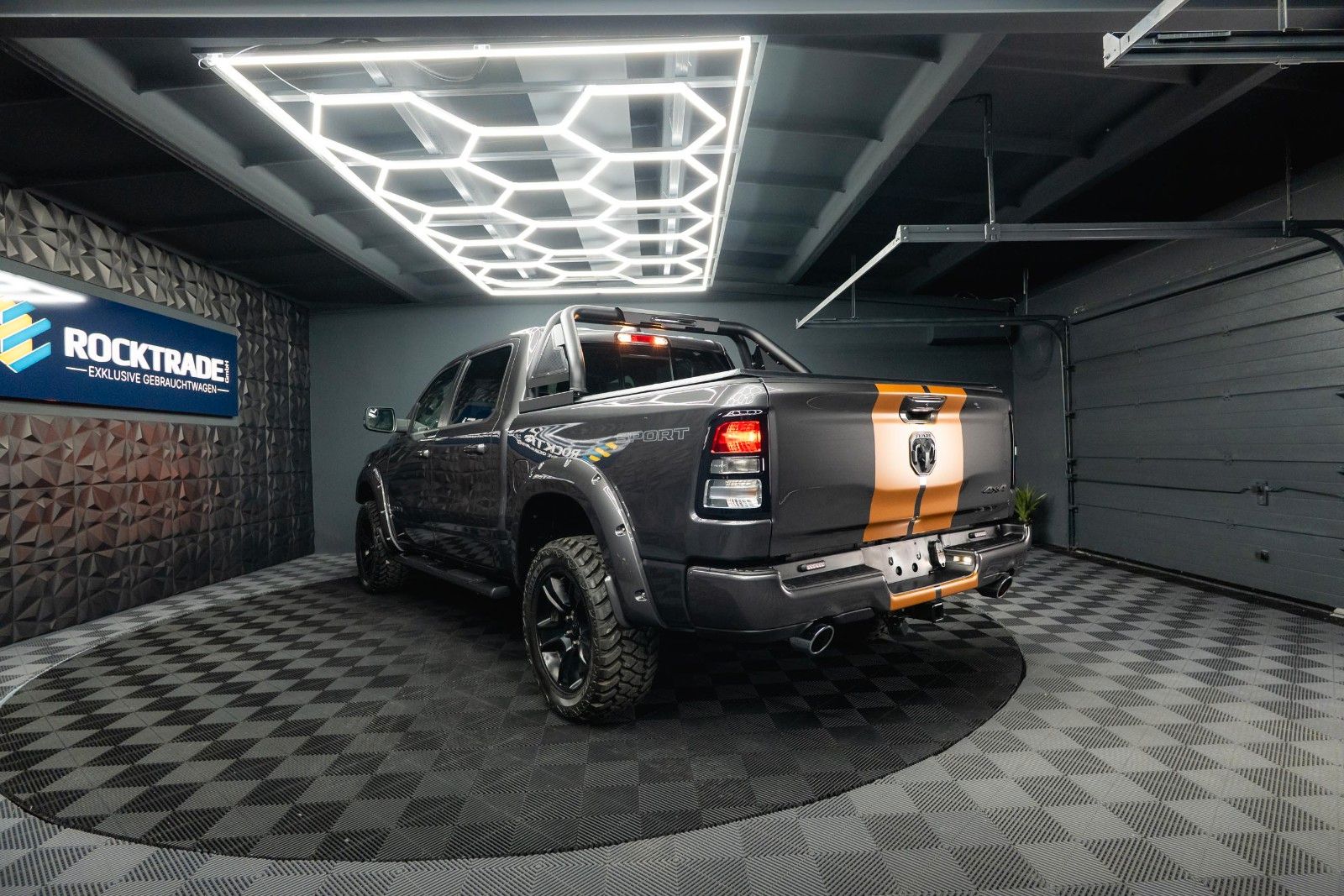Dodge RAM 5.7 V8 HEMI 4x4 OFFROAD Night-Paket *LED*19%