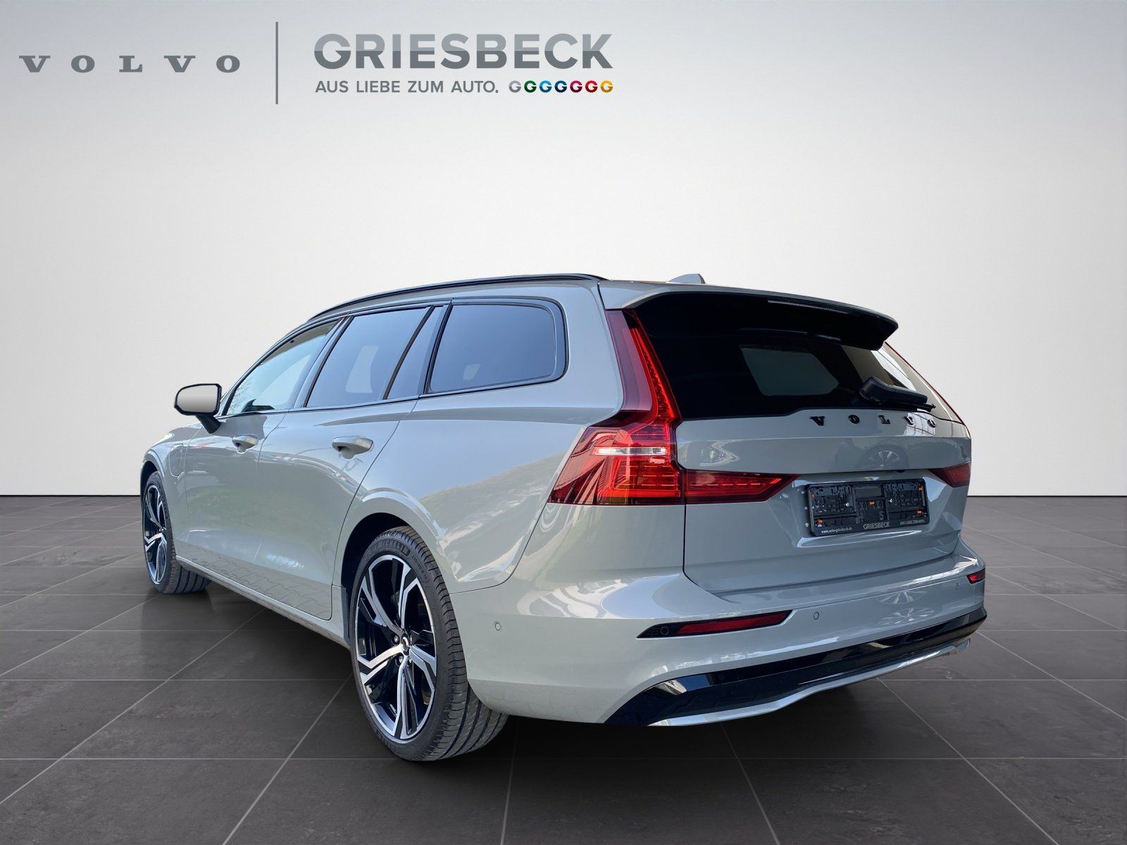 Volvo V60 T8 Ultra Dark AHK*360*HEADUP*