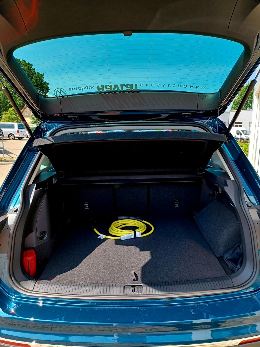 Volkswagen Tiguan Active eHybrid - Samsaru's Car Outlet