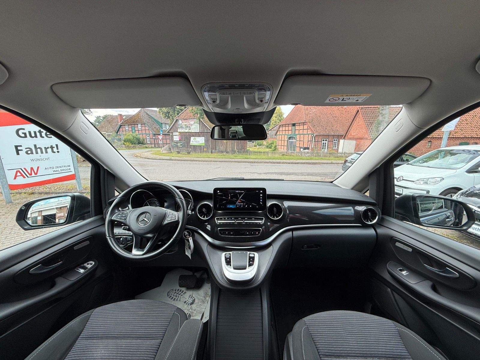 Mercedes-Benz V250 d - Samsaru's Car Outlet