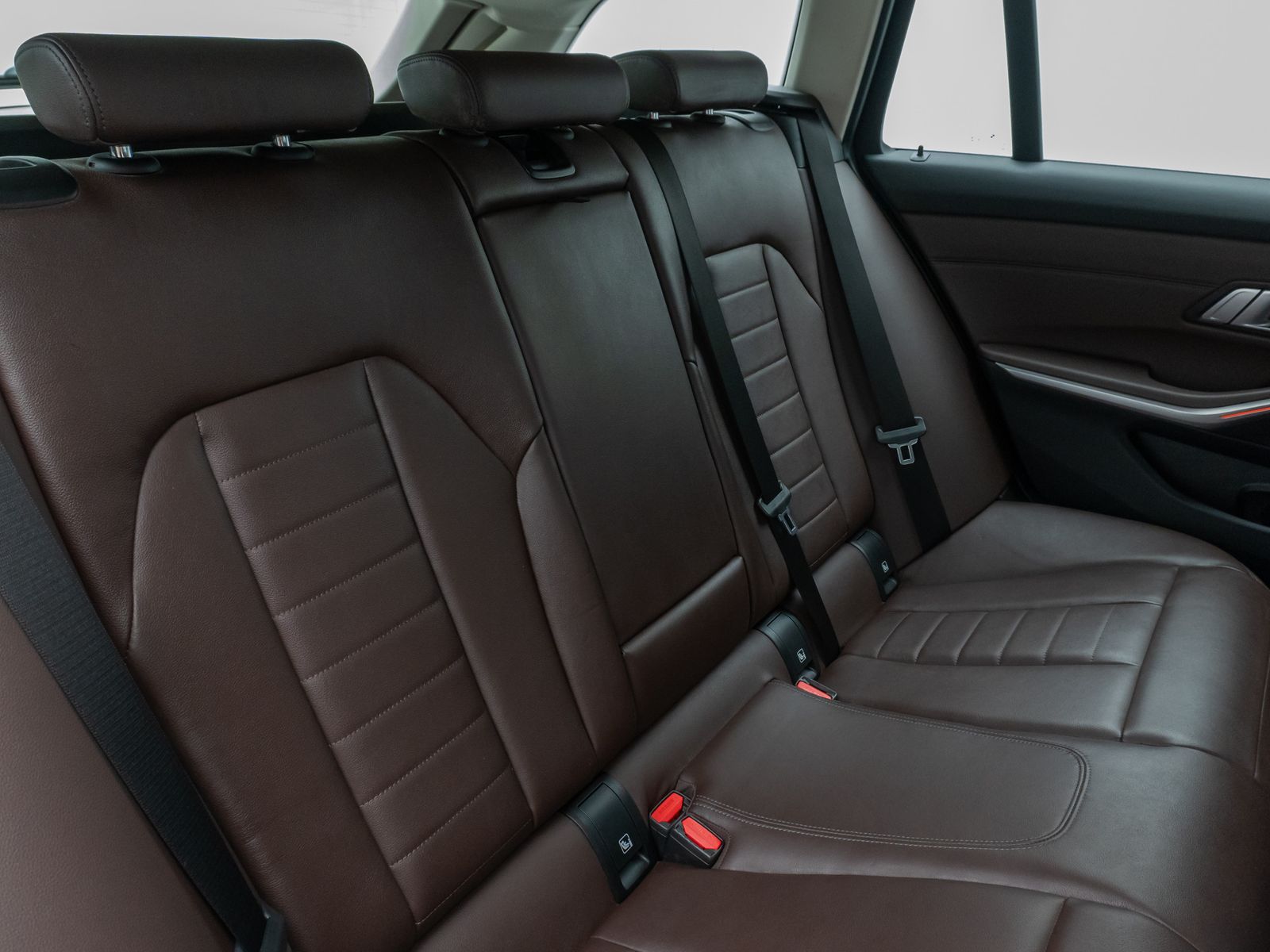 BMW 320d xD Sport Line - Samsaru's Car Outlet