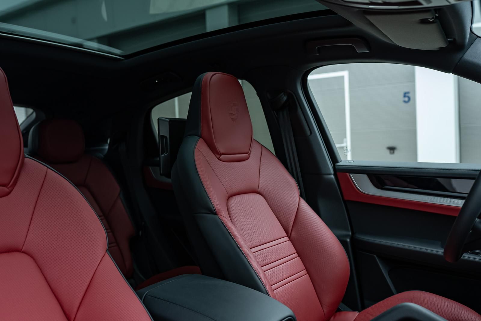 Porsche Cayenne Coupe | MY25 | 18-Way | 22-Inch