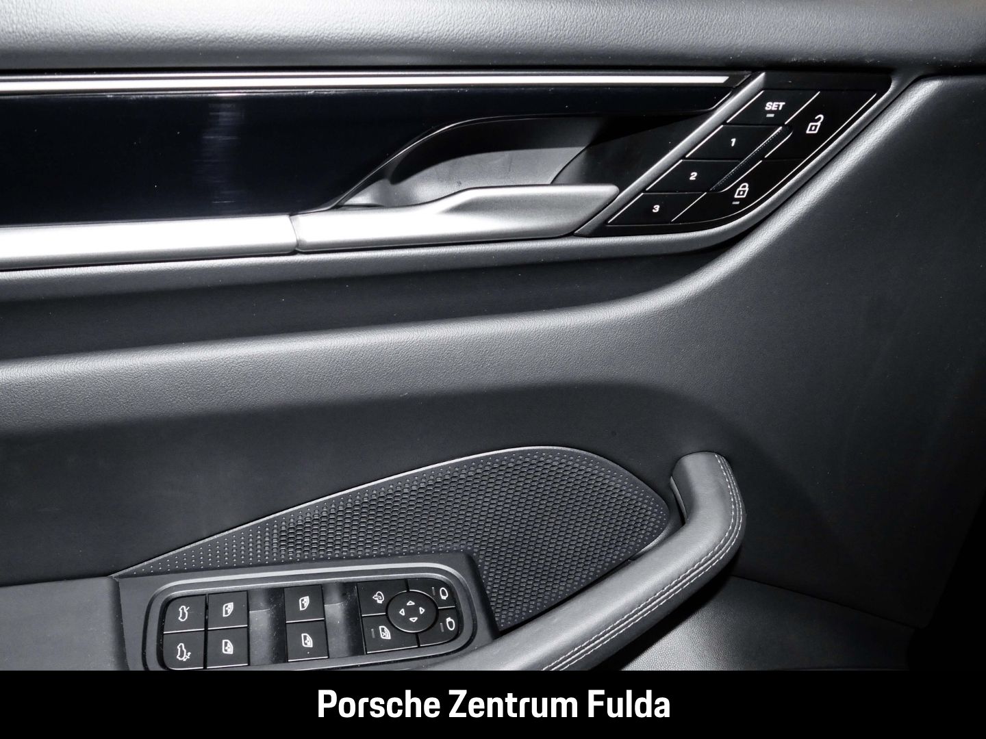Porsche Macan 4 Luftfederung BOSE LED-Matrix 21-Zoll