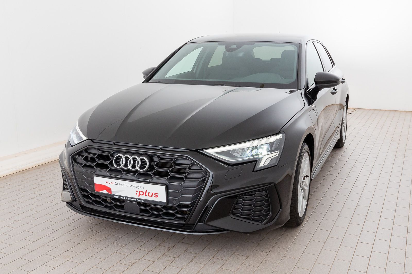 Audi A3 Sportback TFSI e S line - Samsaru's Car Outlet