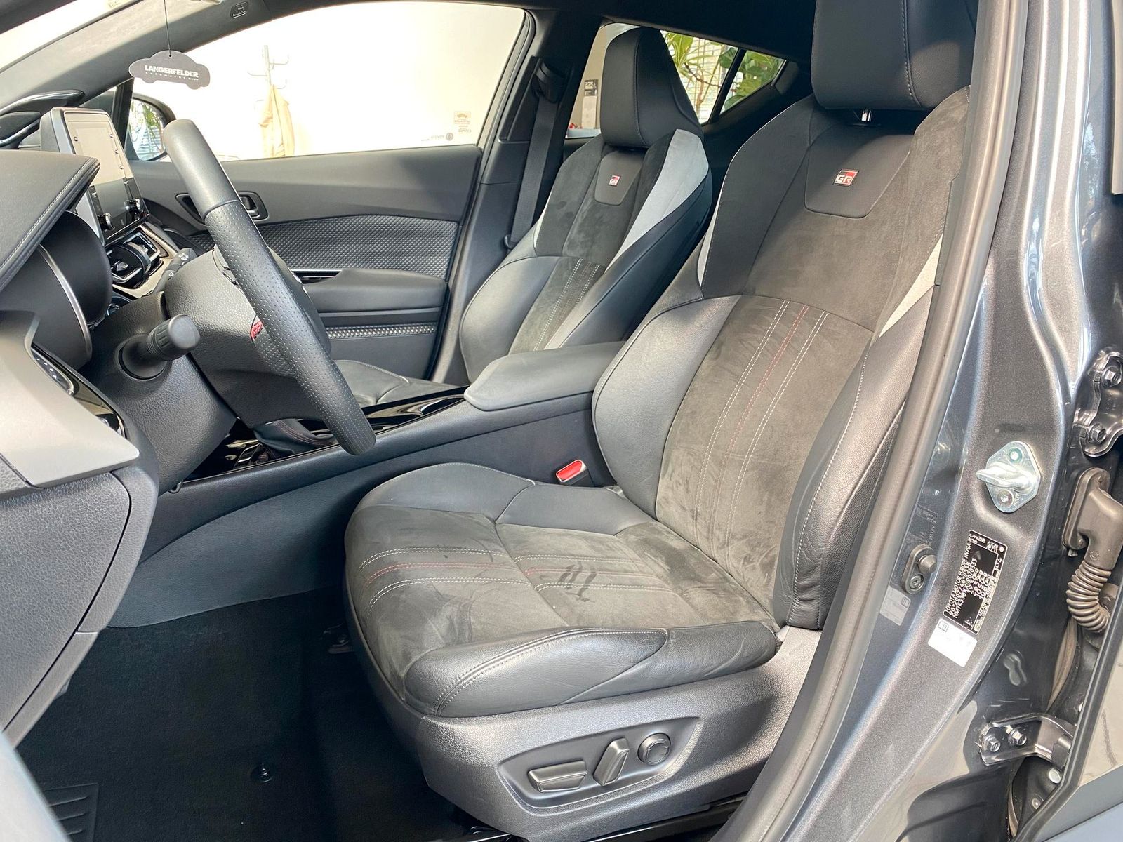 Toyota C-HR 2.0 Hybrid GR Sport - Samsaru's Car Outlet