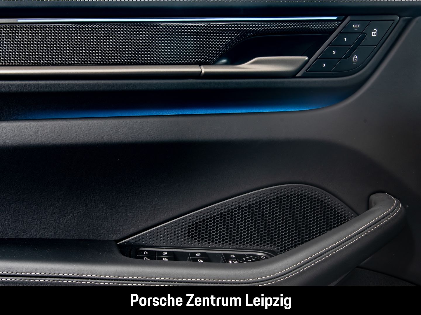 Porsche Macan Turbo Burmester InnoDrive AR-HeadUp