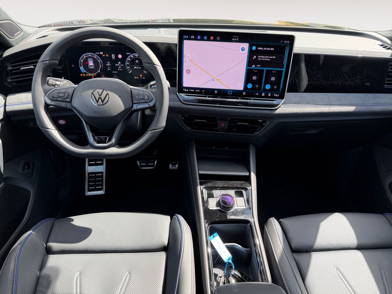 Volkswagen Tiguan R-Line 2,0 l TSI *4MOTION*LEDER*360°*AHK*