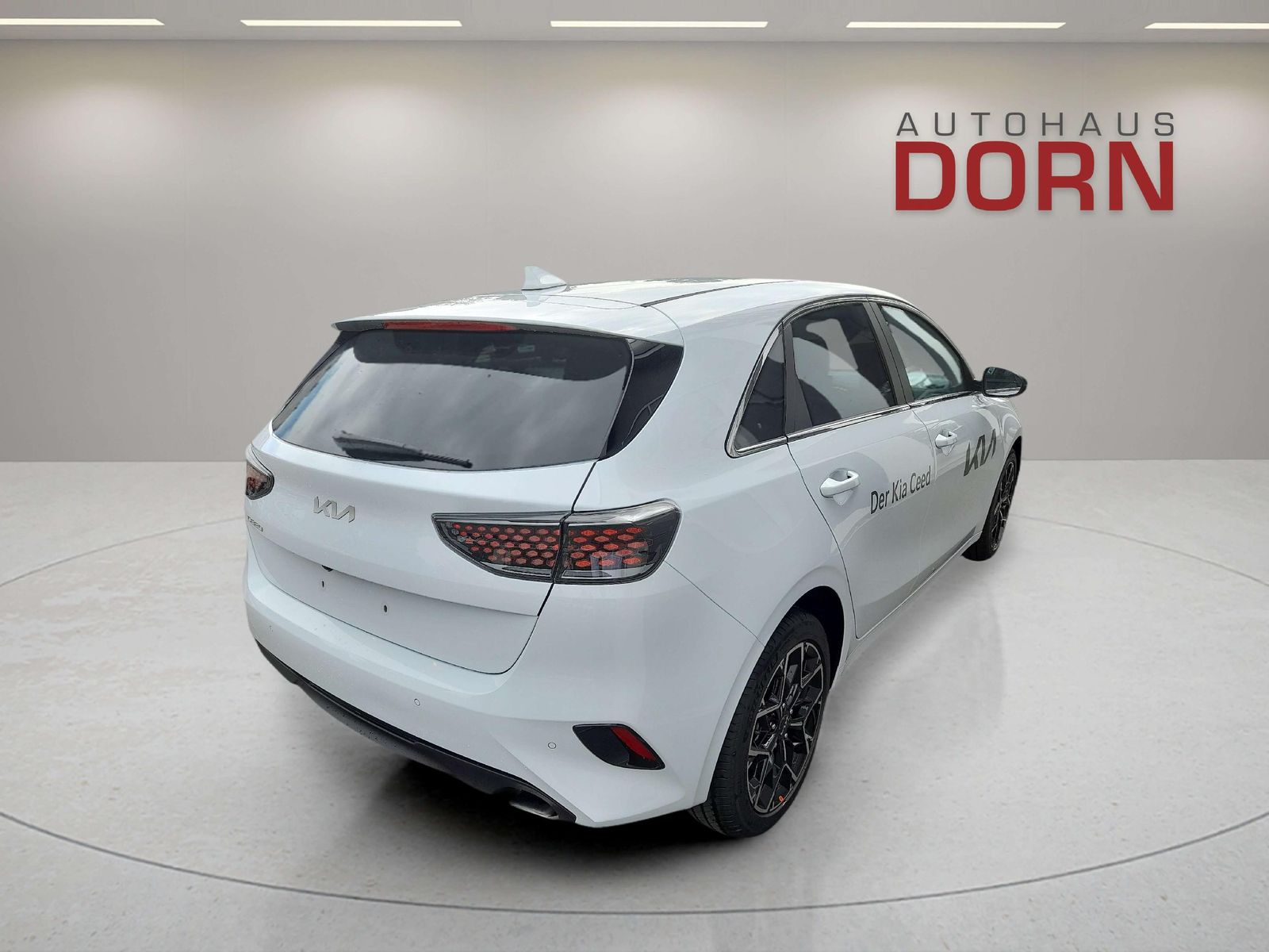 Kia Ceed Nightline 48V - Samsaru's Car Outlet