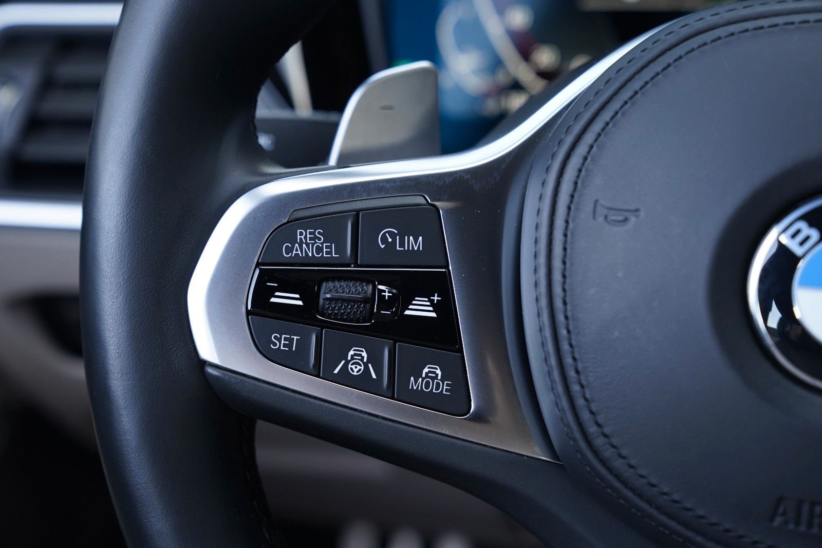 BMW 330e M Sport LCProf-Laser-360-HuD-ACC-H&K-ad.Fwk