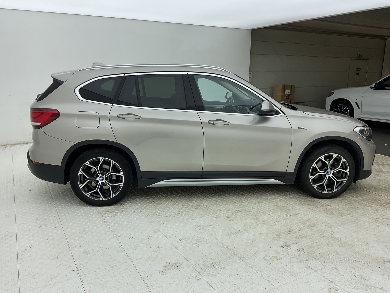 BMW X1 xDrive25e - Samsaru's Car Outlet