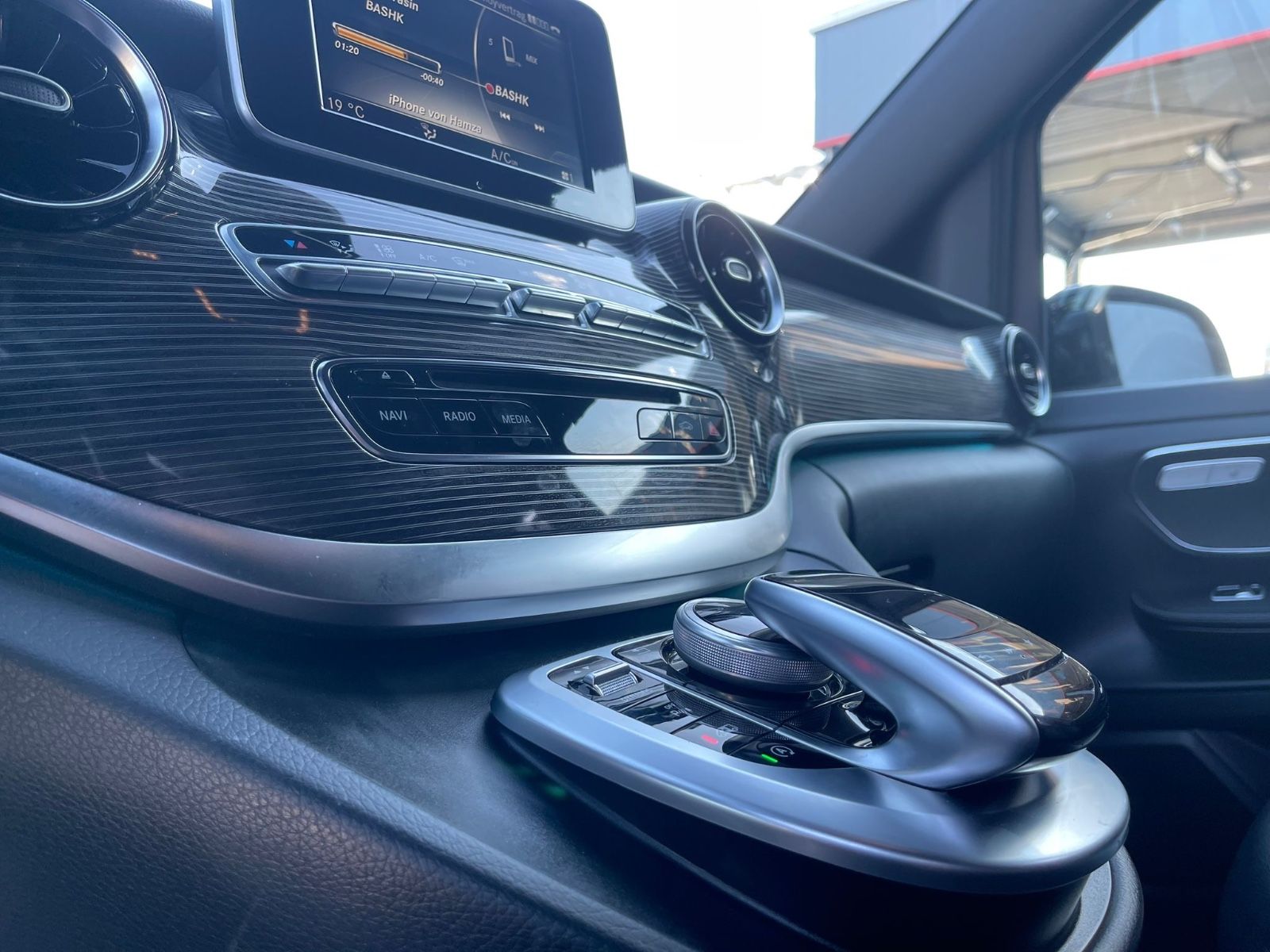 Mercedes-Benz V 250d AVANTGARDE - Samsaru's Car Outlet