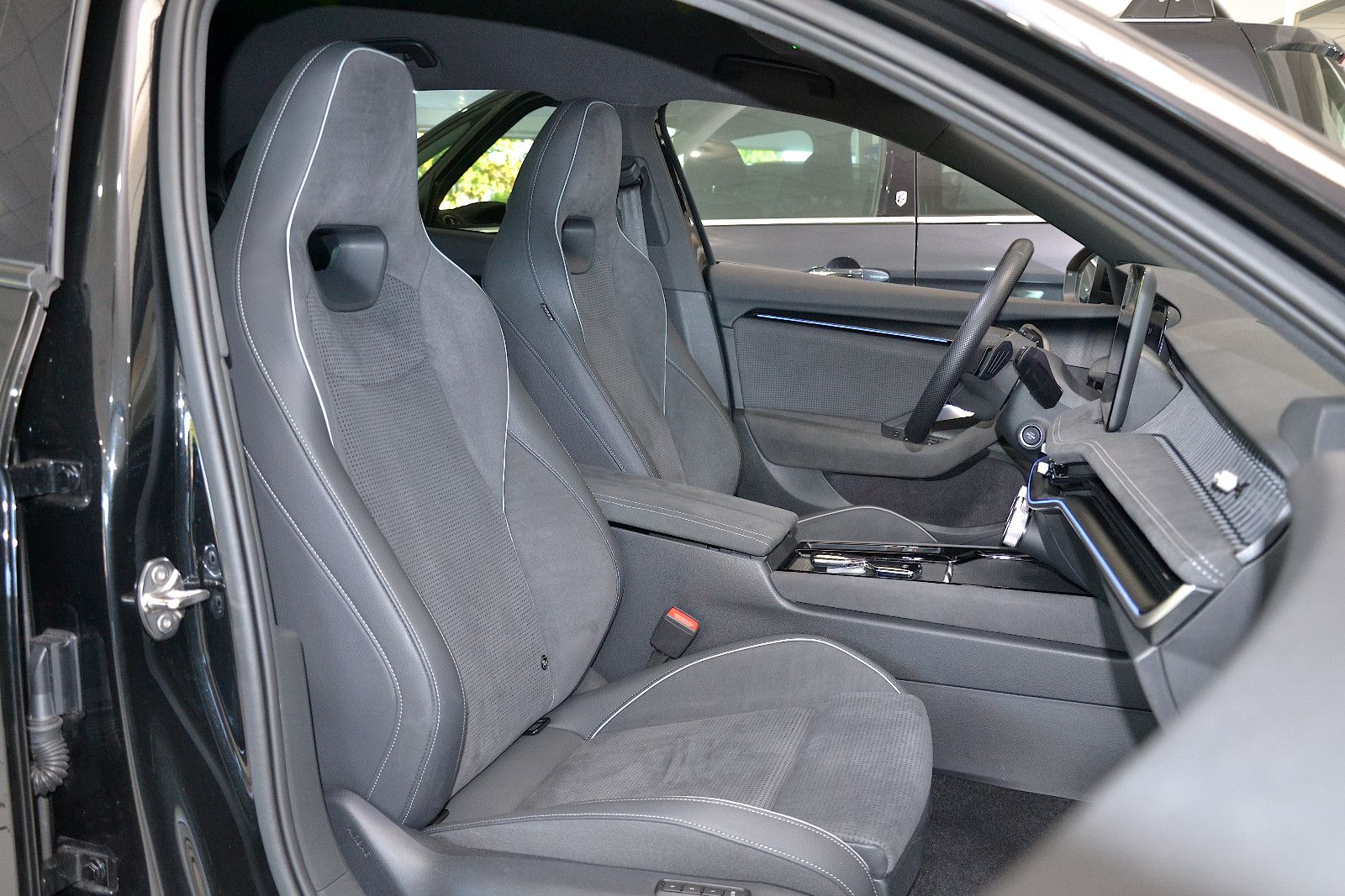 Skoda Superb 2.0 TDI  Lim.  4x4 Sportline