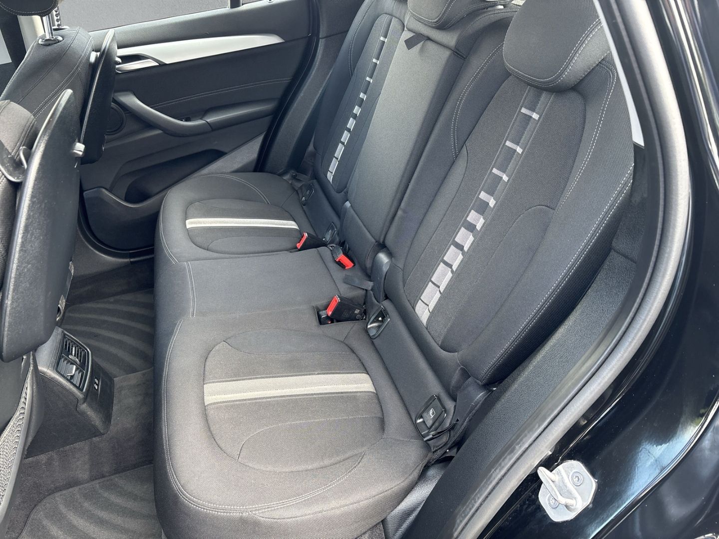 BMW X1 xDrive 25 e Advantage - Samsaru's Car Outlet