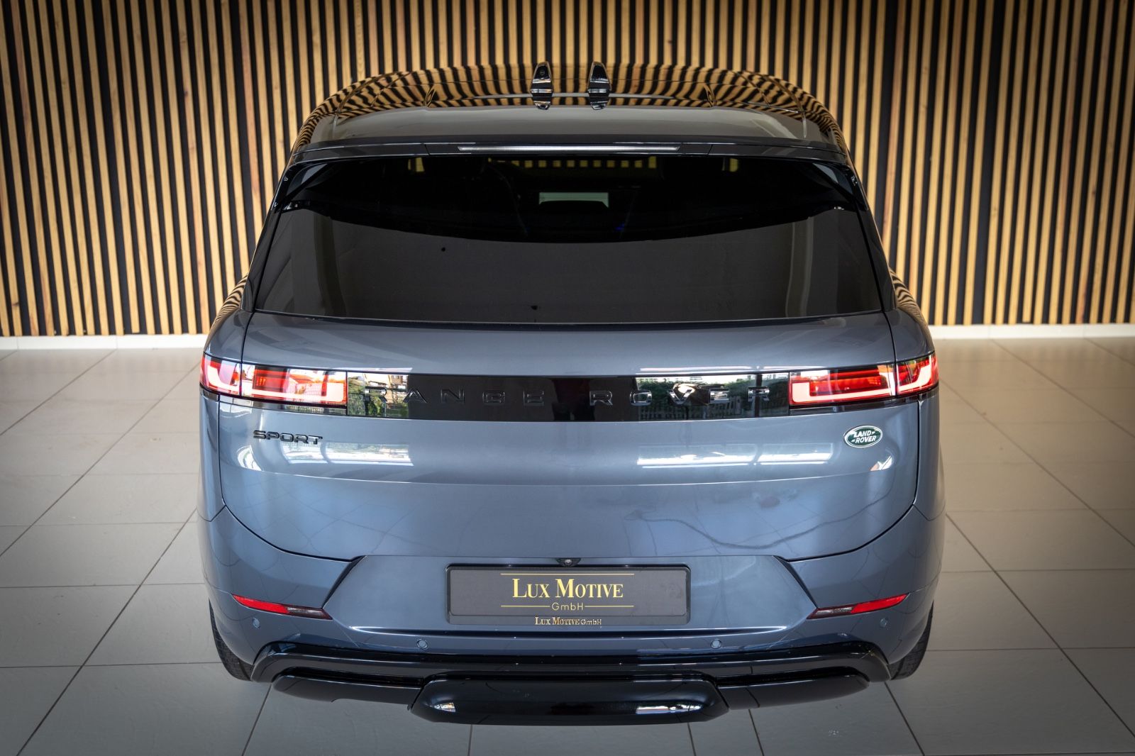 Range Rover Sport D350 First Edition - Samsaru's Car Outlet