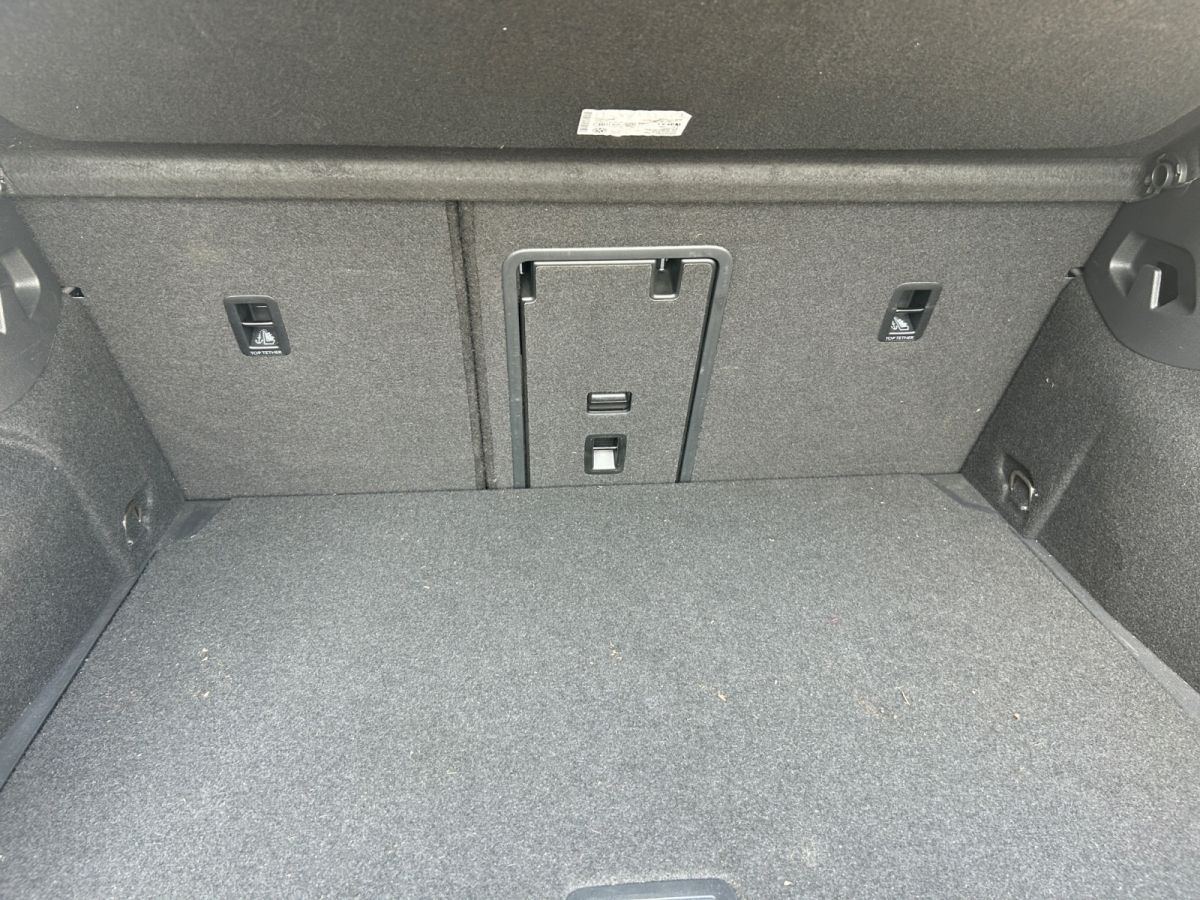 Volkswagen Golf VIII 1.5 TSI Life - Samsaru's Car Outlet