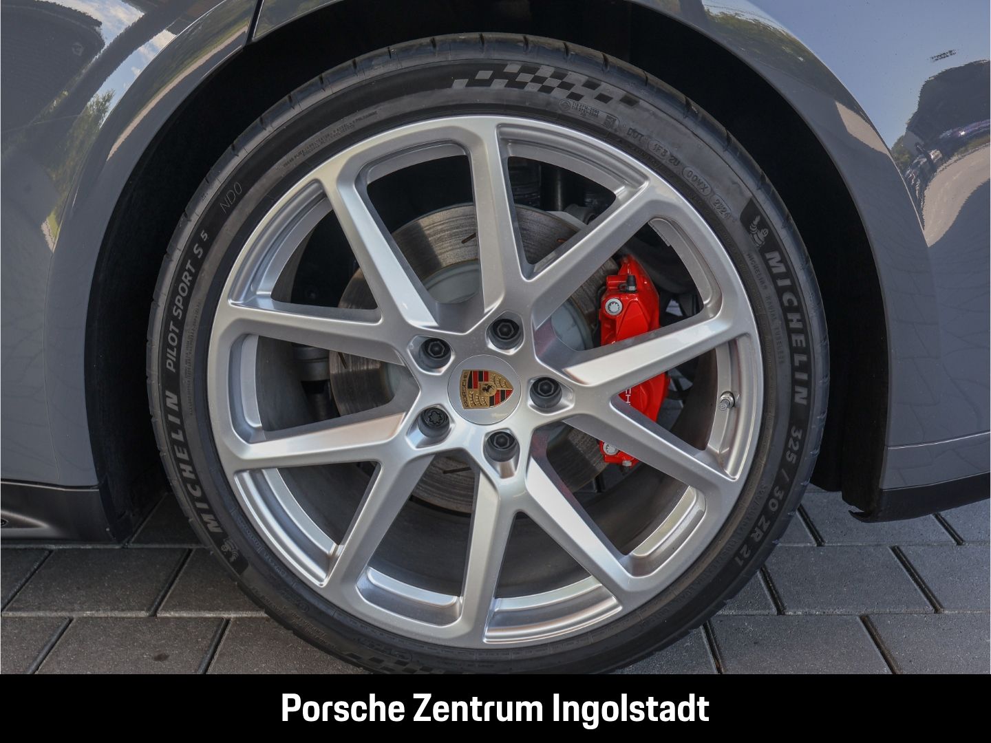 Porsche Panamera GTS, Panoramadach, Hinterachslenkung, e