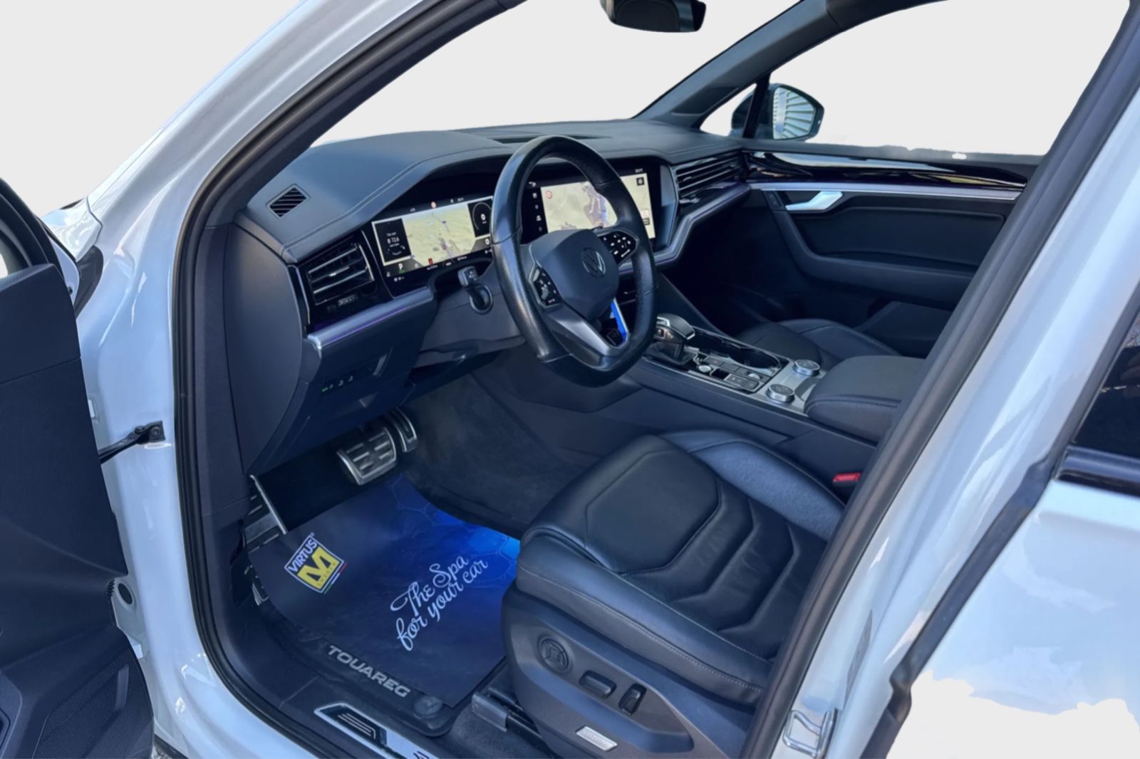 Volkswagen Touareg R 4Motion eHybrid - Samsaru's Car Outlet