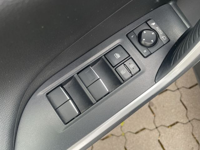 Toyota RAV 4 Hybrid - Samsaru's Car Outlet