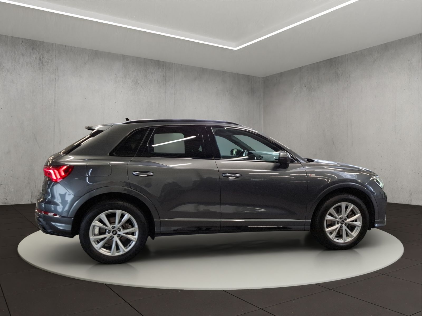 Audi Q3 S line 45 TFSI quattro - Samsaru's Car Outlet