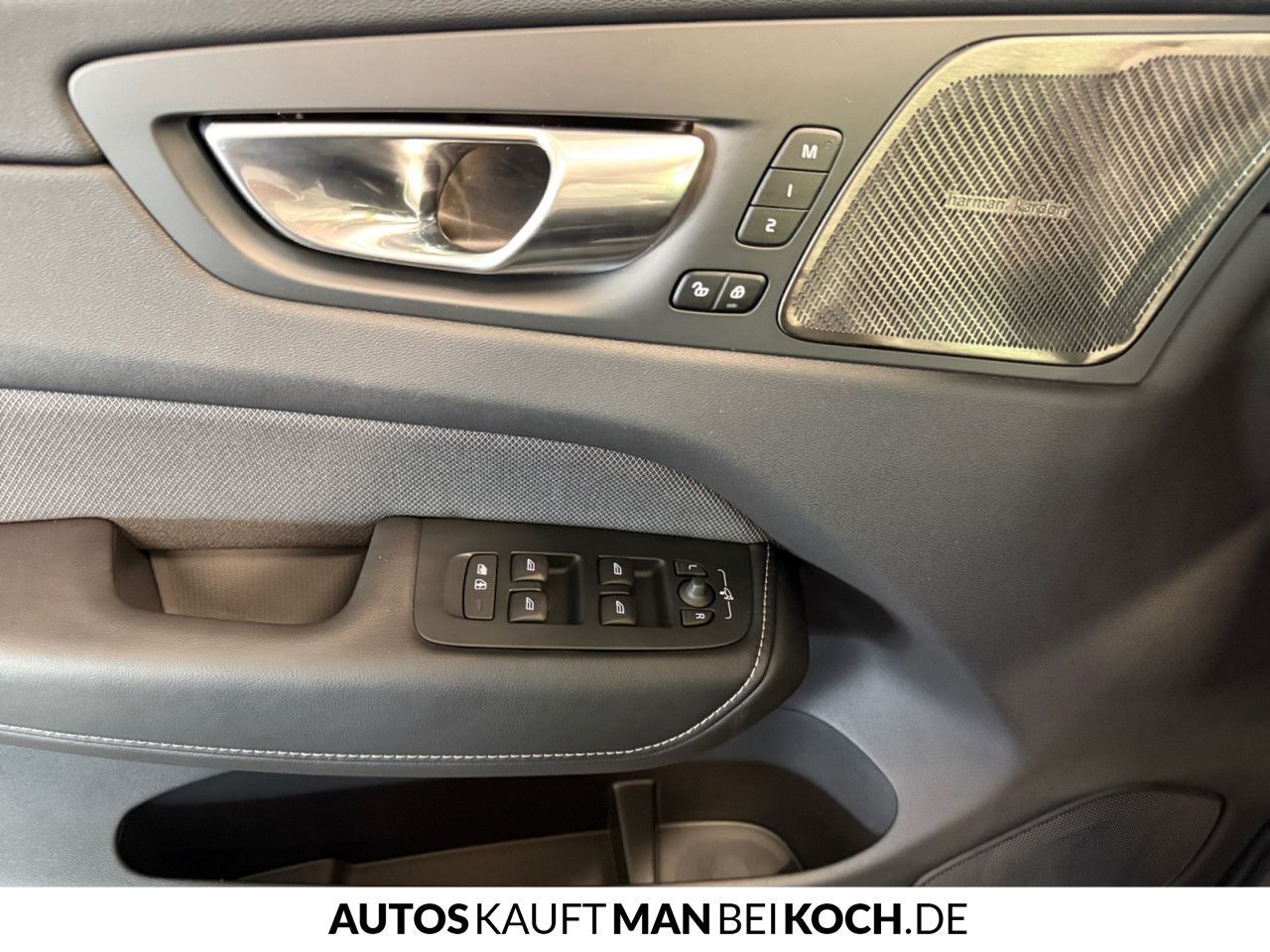 Volvo XC60 B5 AWD PlusDark ACC BLIS AHK VLED 4xSHz H&K