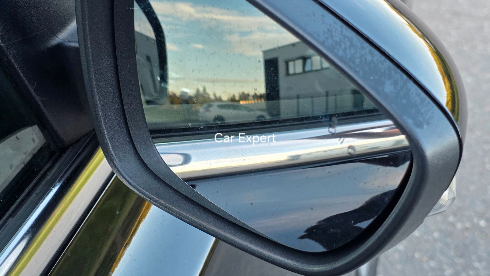 Ford Focus TurnierTitanium,1Hand,8xAlu,Scheckheft,LED
