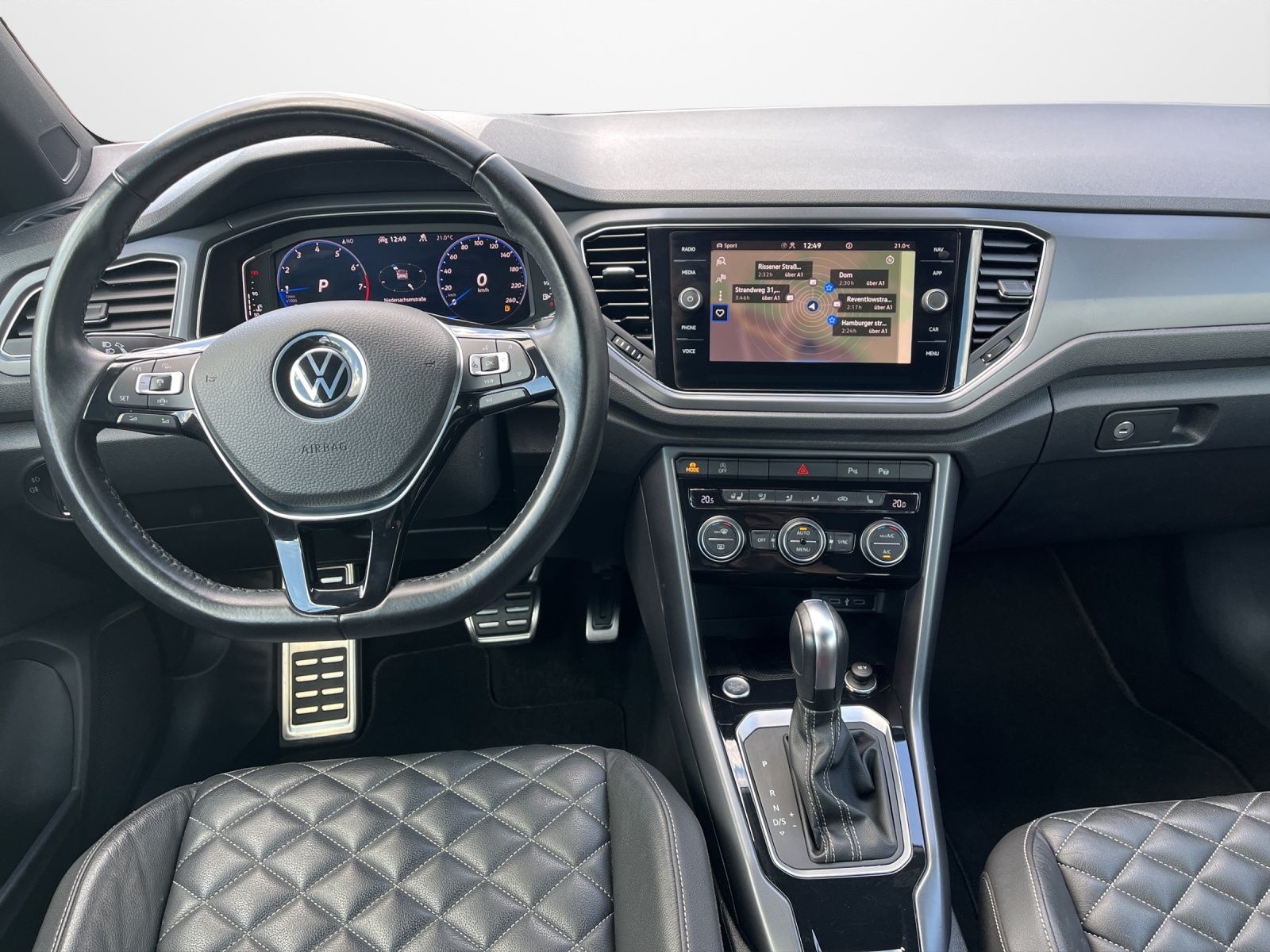 Volkswagen T-Roc 1.5 TSI DSG R-Line Black - Samsaru's Car Outlet