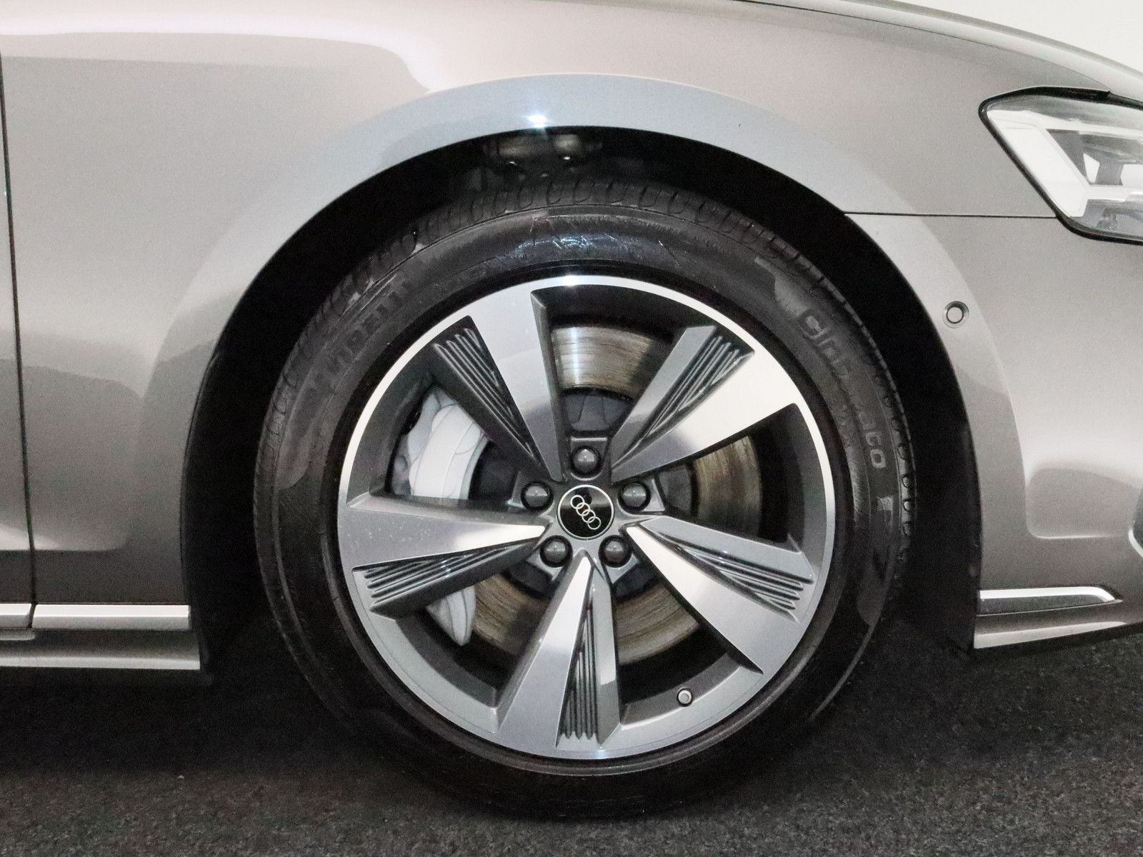 Audi A8 60 TFSI e quattro - Samsaru's Car Outlet