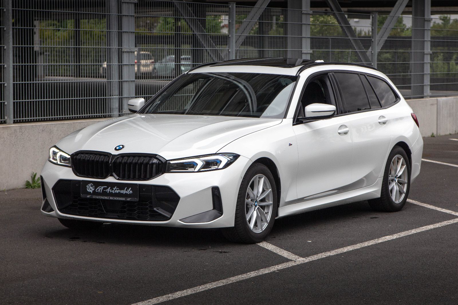 BMW 318d T*M Sport*PANO*360°*HUD*Keyless*AHK*SHADOW*