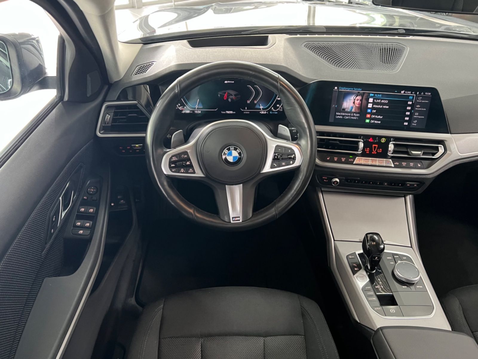 BMW 330 e Touring Advantage - Samsaru's Car Outlet